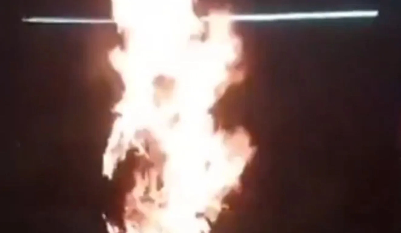 homem pega fogo no metrô de são paulo