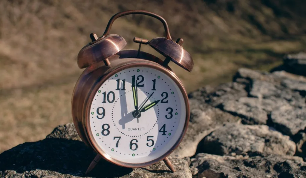 relógio para ilustrar horas iguais