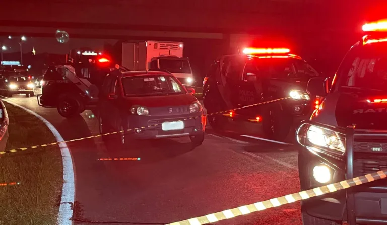 homem que dirigia carro roubado morre em confronto com a Rone na BR-277