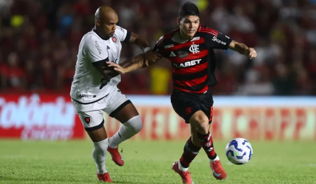 Flamengo joga com vantagem após vencer o primeiro jogo por 1x0