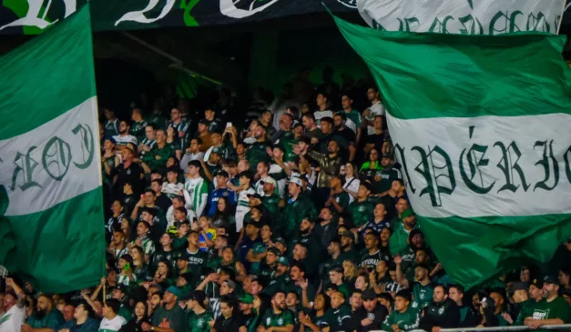 Torcida do Coritiba no Couto Pereira