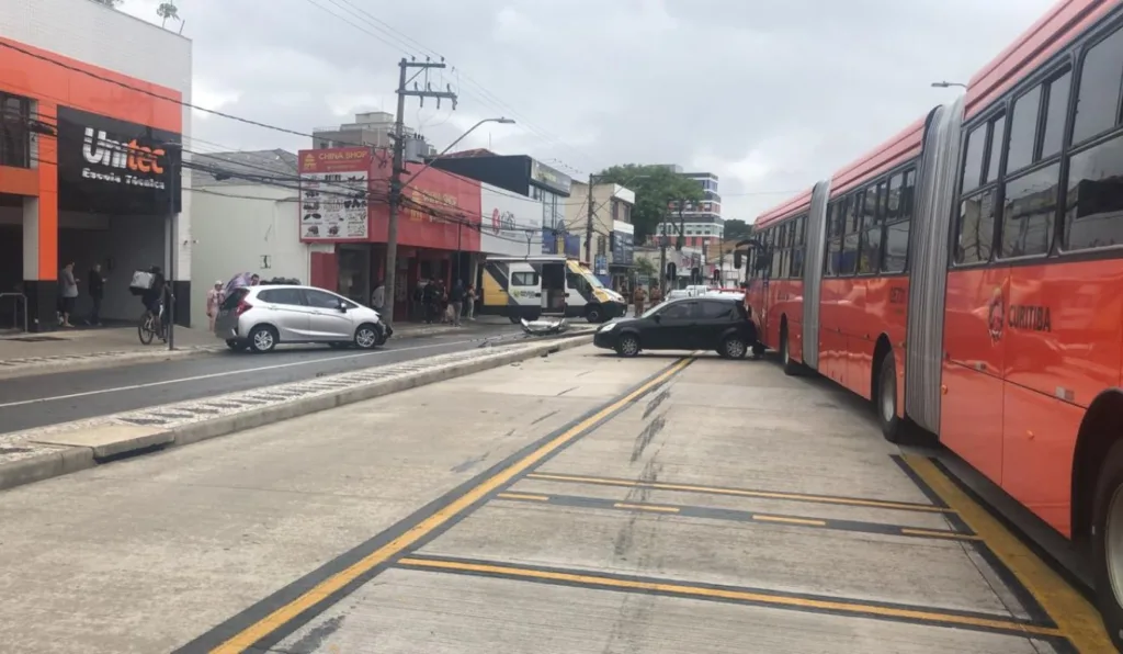 caminhoneiro que consumiu drogas e álcool antes de provocar série de acidentes entre Ponta Grossa e Curitiba é solto após condenação em Júri Popular