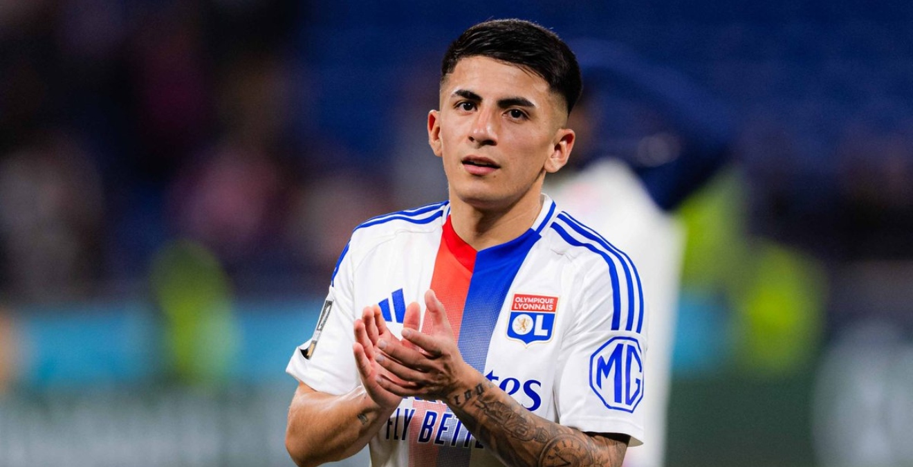 Thiago Almada em partida pelo Lyon