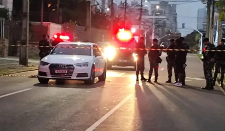 Audi do suspoto traficante após confronto com a PM