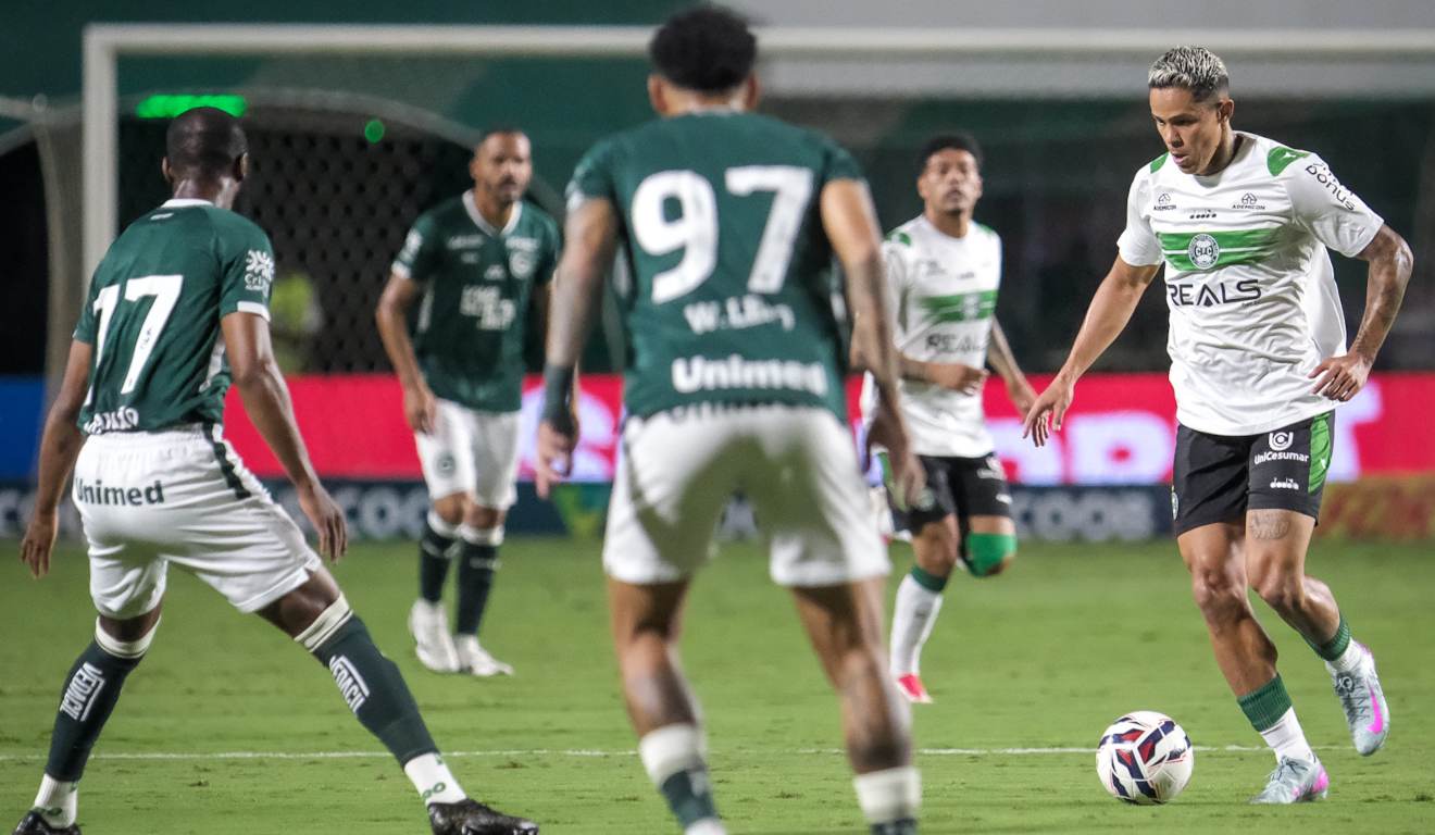 Coritiba e Goiás se enfrentaram pela Série B 2025.