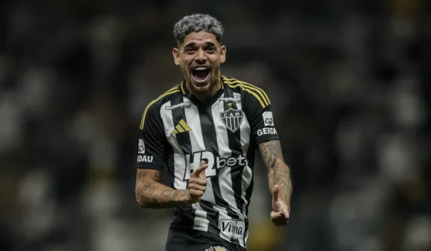 Rubens comemorando gol pelo Atlético-MG