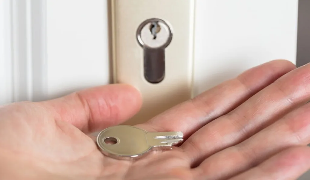 chave quebrada na fechadura