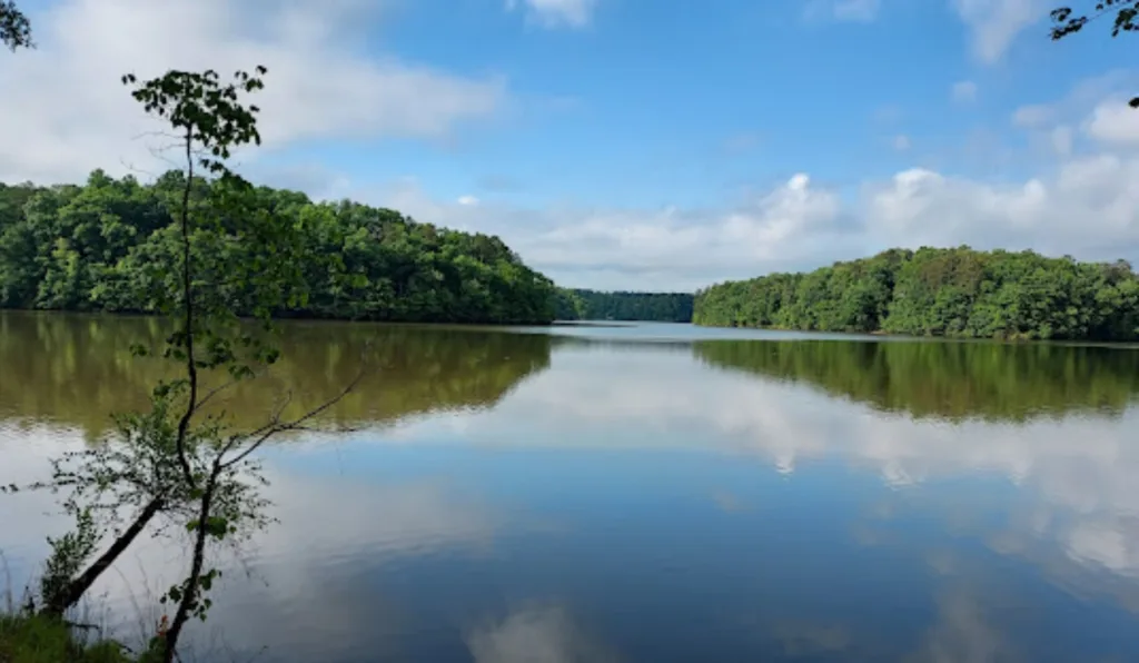 Lago Lanier é conhecido nos Estados Unidos por ser mal-assombrado