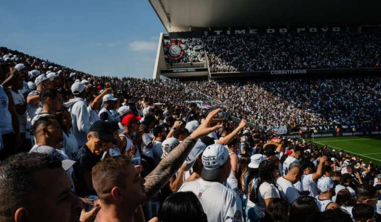Torcida do Corinthians na Neo Química Arena