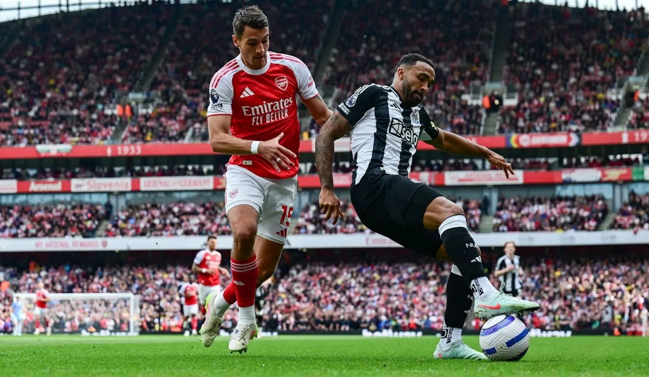 lance de partida entre Arsenal e Newcastle