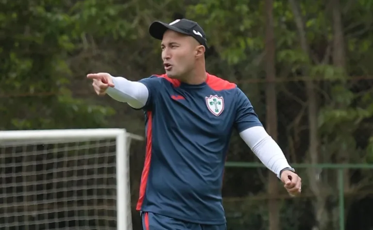 Técnico que interessa ao Athletico. (Foto: Divulgação/ Portuguesa)