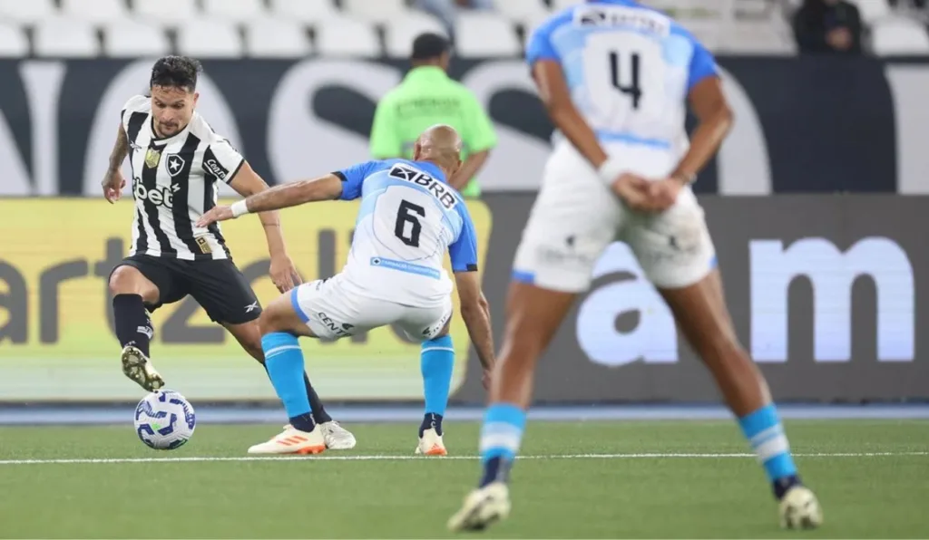 Jogo de ida ficou marcado como o dia em que Arthur marcou seu primeiro gol com a camisa do Botafogo