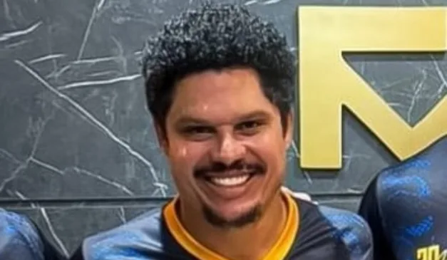 Márcio Azevedo em sua apresentação na Desportiva Guarabira.