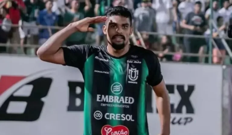 Ronald, zagueiro do Maringá. Foto: Foto: Fernando Teramatsu/ Maringá