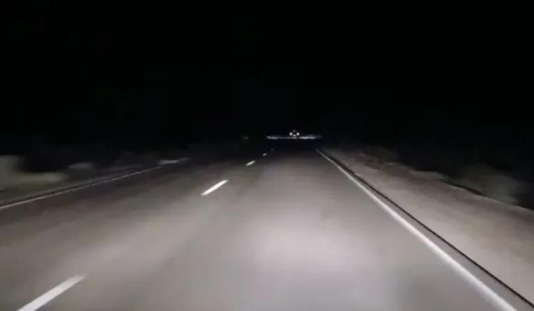 local onde mãe empurrou filha em frente de caminhão