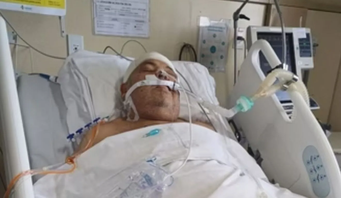 idoso internado após escorregar em urina