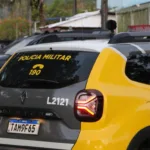 viatura da pol&iacute;cia que atendeu a ocorr&ecirc;ncia do jovem morto em motel