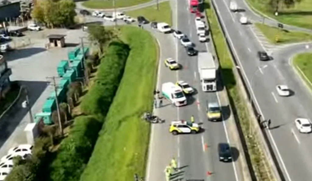 Congestionamento na BR-116, em Colombo, após acidente com morte no Atuba