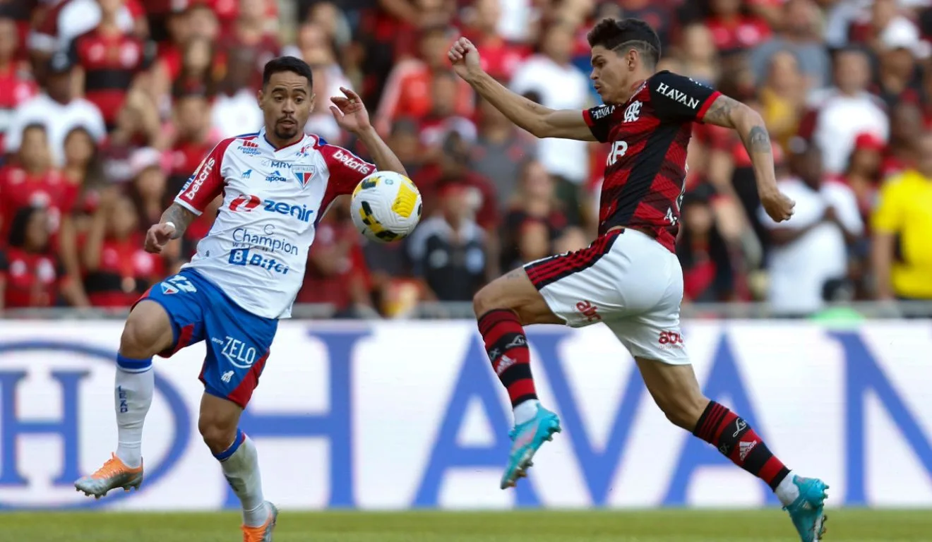 Flamengo encara o Fortaleza de olho na liderança do Brasileirão