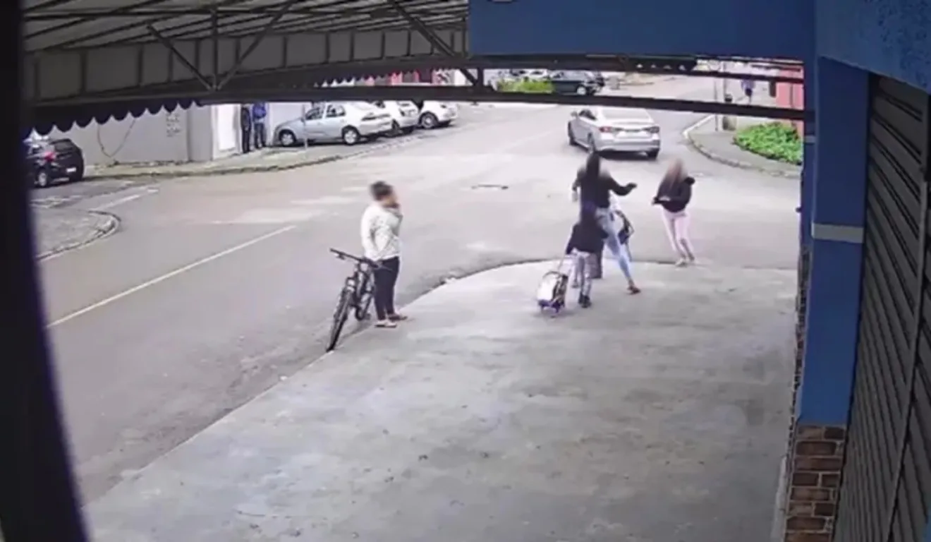 Pamela Daniele Gomes, de 26 anos, foi morta a facadas, no meio da rua, logo depois de deixar a filha em uma creche no bairro Uberaba