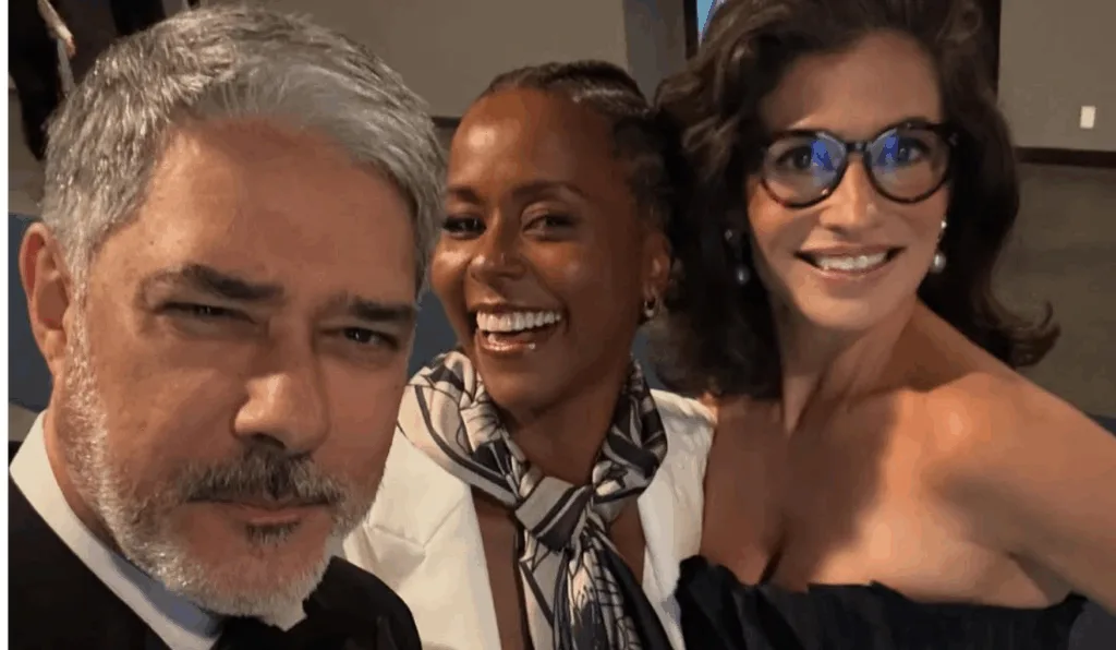 Foto do William Bonner junto com Renata Vasconcellos e Maju Coutinho.