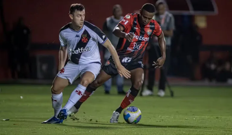 Equipes se enfrentaram pelo Brasileirão do ano passado e Vasco saiu vencedor por 1x0