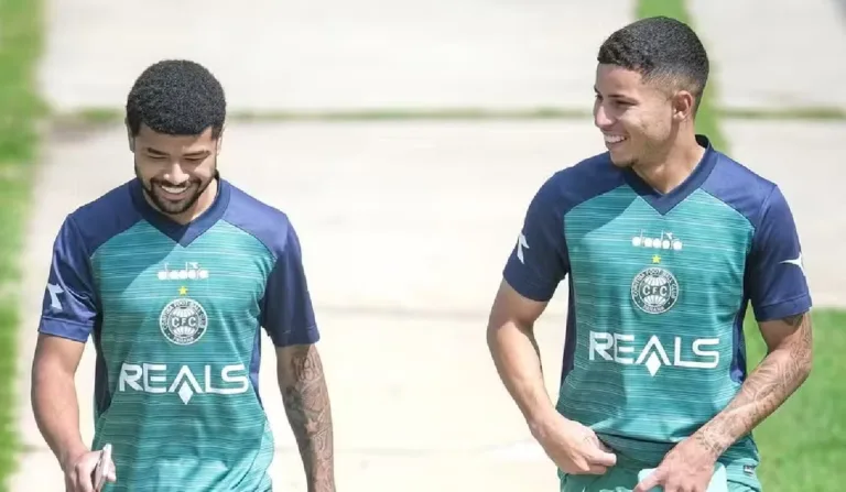 Lucas Ronier e Felipe Guimarães em treino do Coritiba