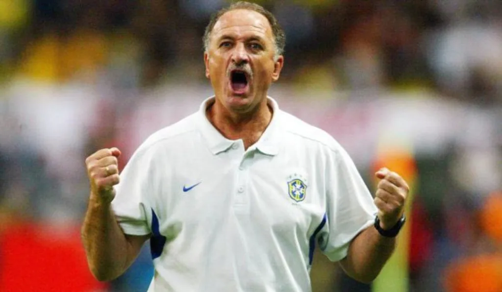 Técnico Felipão comemorando gol da Seleção Brasileira