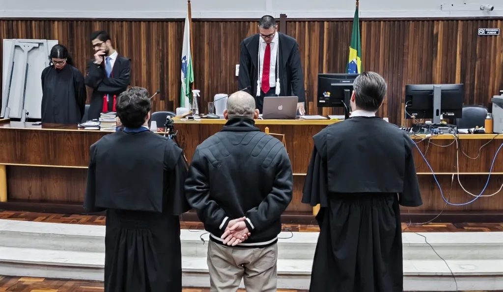 caminhoneiro que consumiu drogas e álcool antes de provocar série de acidentes entre Ponta Grossa e Curitiba é solto após condenação em Júri Popular