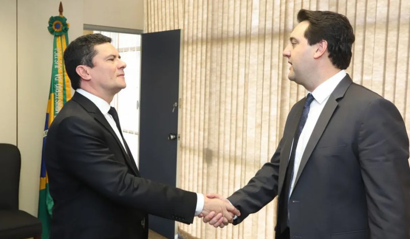 Sergio Moro garante que irá apoiar quem for contra o PT, mas não crava o nome de Ratinho Jr