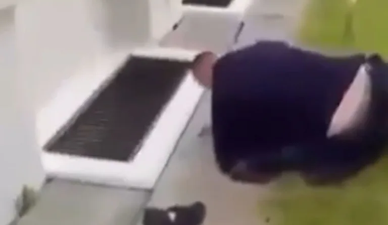 estudante de direito que decapitou mulher sendo detido