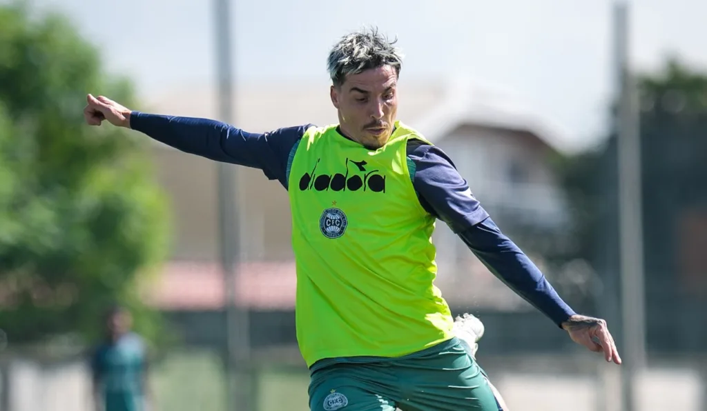Josué em treino do Coritiba