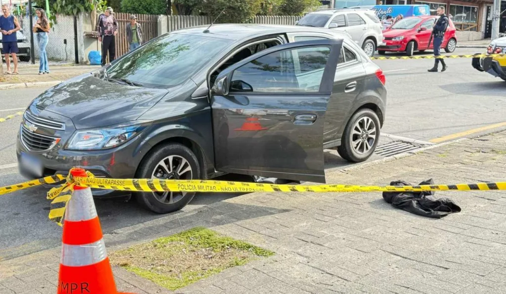 Carro onde homem foi executado