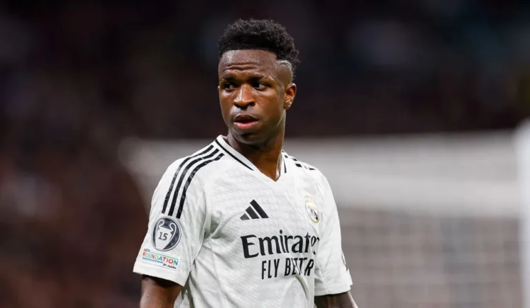 Vini Jr em campo pelo Real Madrid