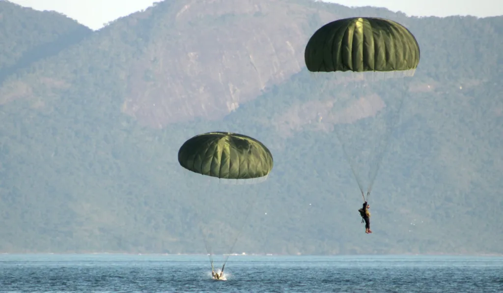 paraquedistas do exército