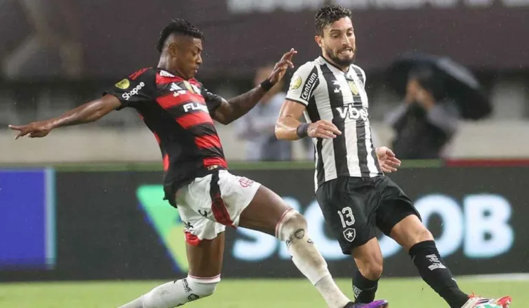 Flamengo e Botafogo já se enfrentaram pelo Cariocão com vitória do Mengão