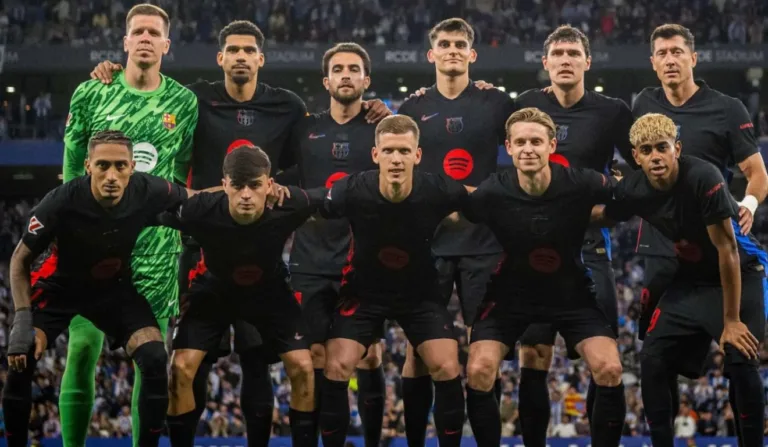 Equipe do Barcelona que entrou em campo no jogo do título