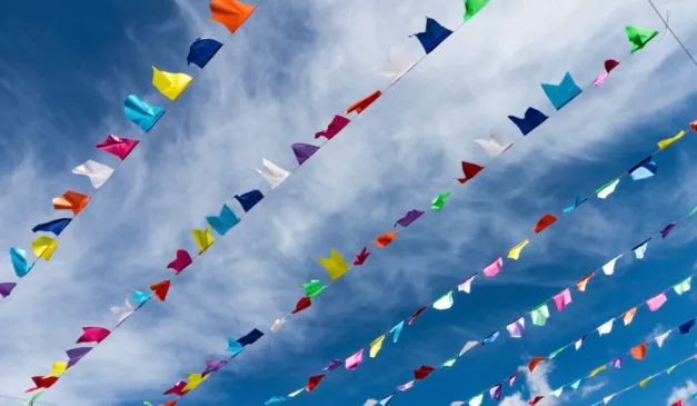 são joão de curitiba representado por bandeirinhas