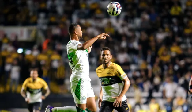 Lance de Criciúma x Coritiba, pela Série B