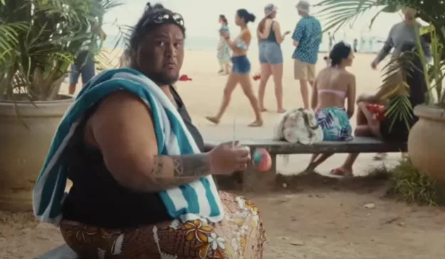 Ator David Hekili Kenui Bell em cena de Lilo & Stitch