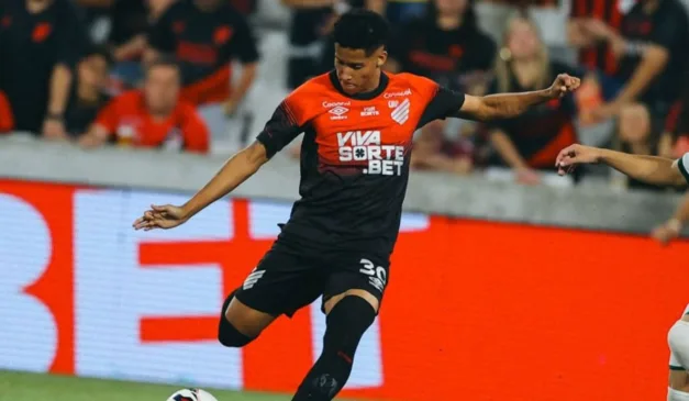 Tevis deve ganhar mais uma chance como titular do Athletico (Foto: Instagram/tevisgabriel_ofc)