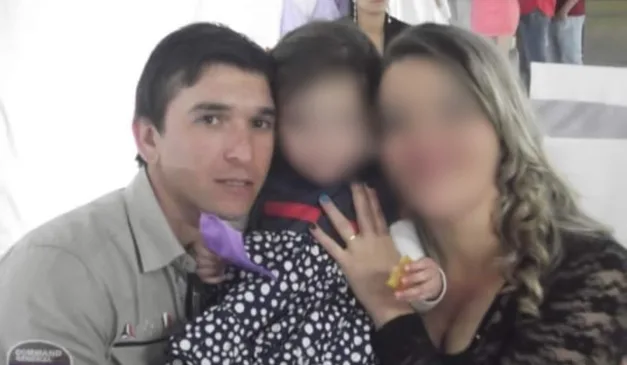 Sedinei Wawczinak ao lado da filha mais velha e da esposa, que é ex-vereadora de Paial