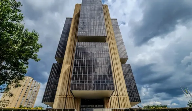 Copom aumenta taxa de juros