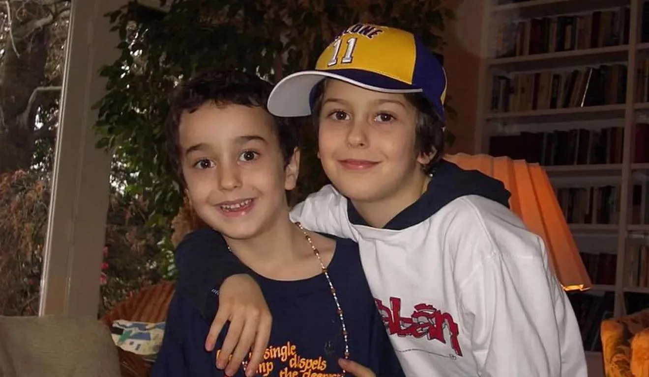 Nat e Alex Wolff quando crianças