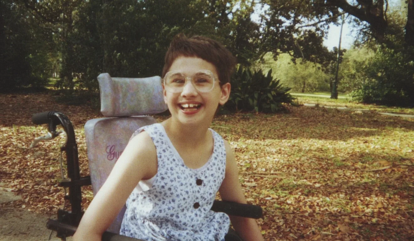 Imagem de Gypsy Rose na cadeira de rodas.