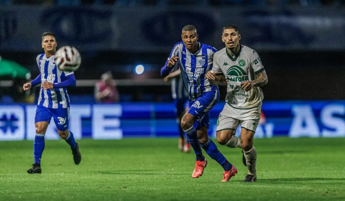 lance do jogo Avaí x Chapecoense