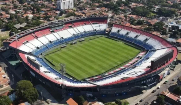 Defensores Del Chaco, palco da partida entre Paraguai x Uruguai (Foto: Reprodução/APF)