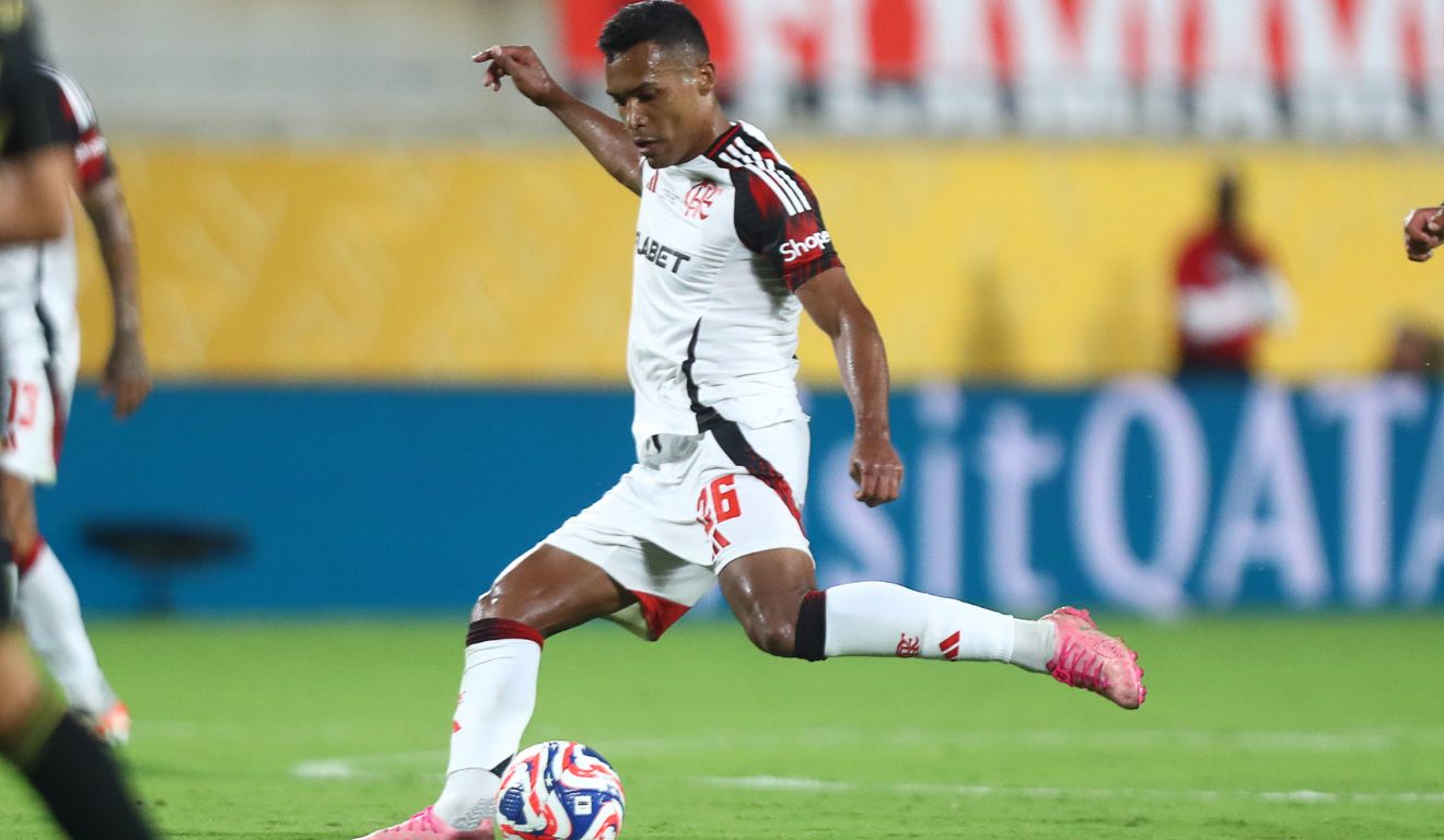 Alex Sandro tem sido um dos grandes destaques do Flamengo no ano (Foto: Gilvan de Souza/Flamengo)
