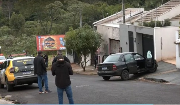 Polícia investigando atentado contra família; carro sofreu diversos tiros