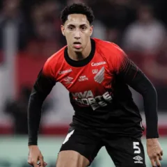 Felipinho tem sido um dos pilares do Athletico na Série B (Foto: Instagram/Felipinho)